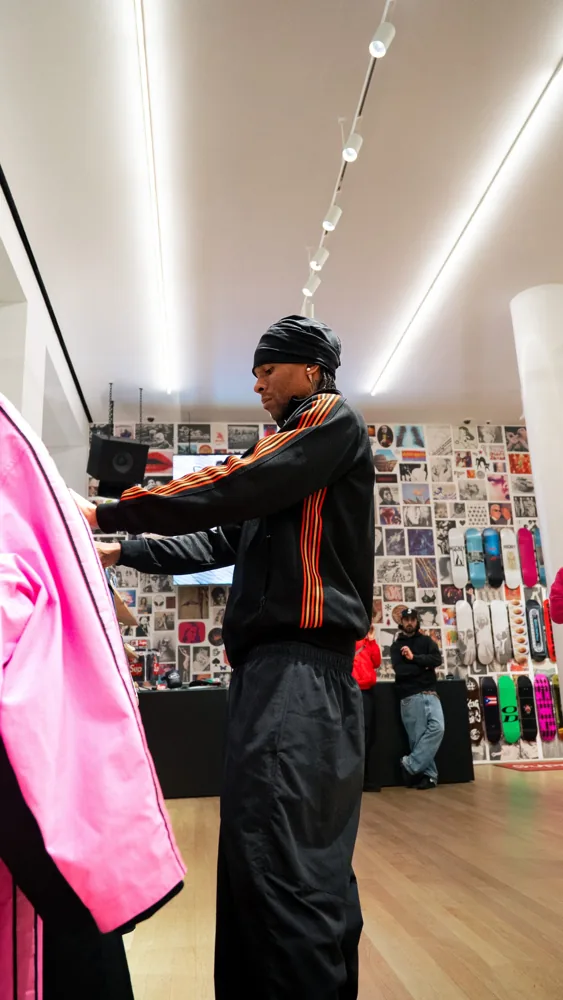 Armand Laurienté en boutique